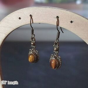 Vtg tiger's eye and textured brass dangle earrings